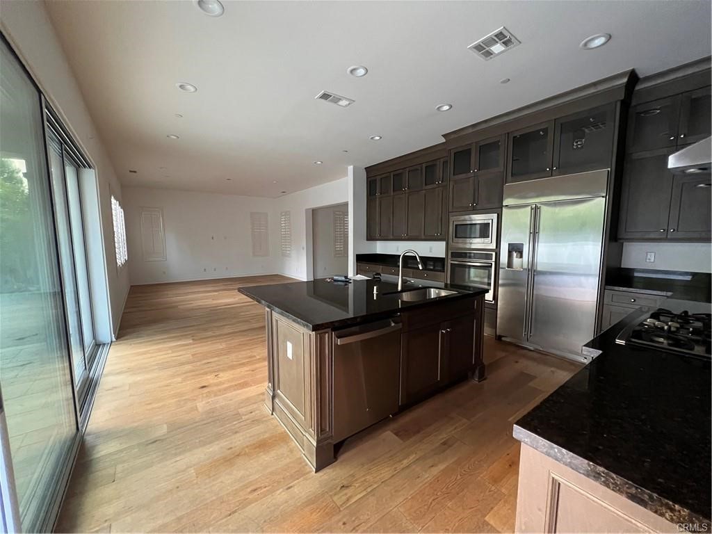115 Thatch Property Photo 3