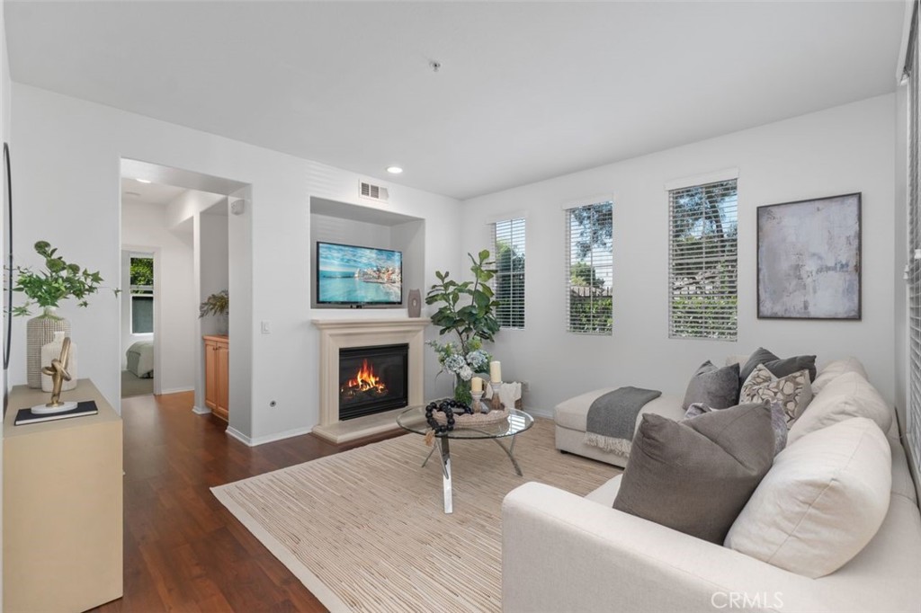 25 Vermillion Property Photo 4