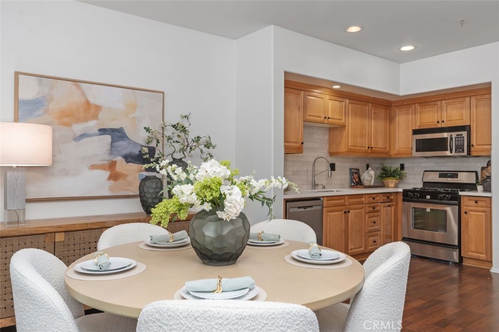 25 Vermillion Property Photo 11