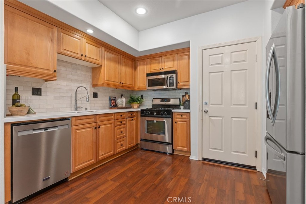 25 Vermillion Property Photo 14