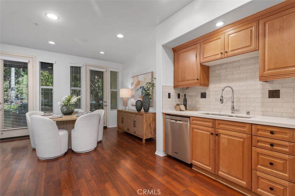 25 Vermillion Property Photo 16