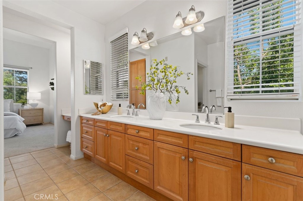 25 Vermillion Property Photo 24