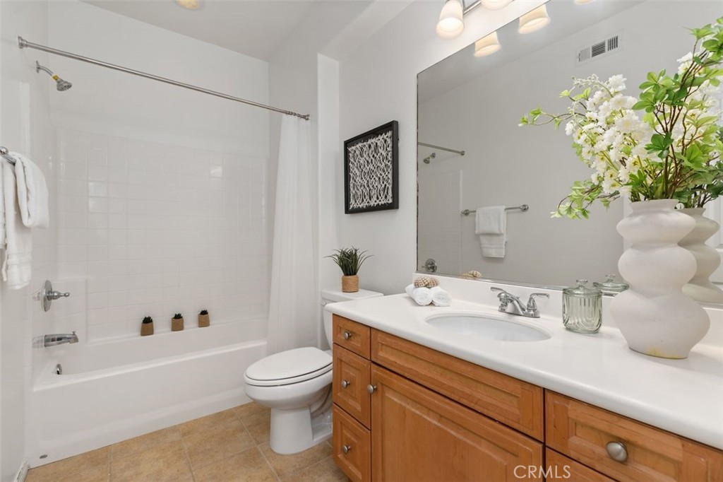 25 Vermillion Property Photo 28