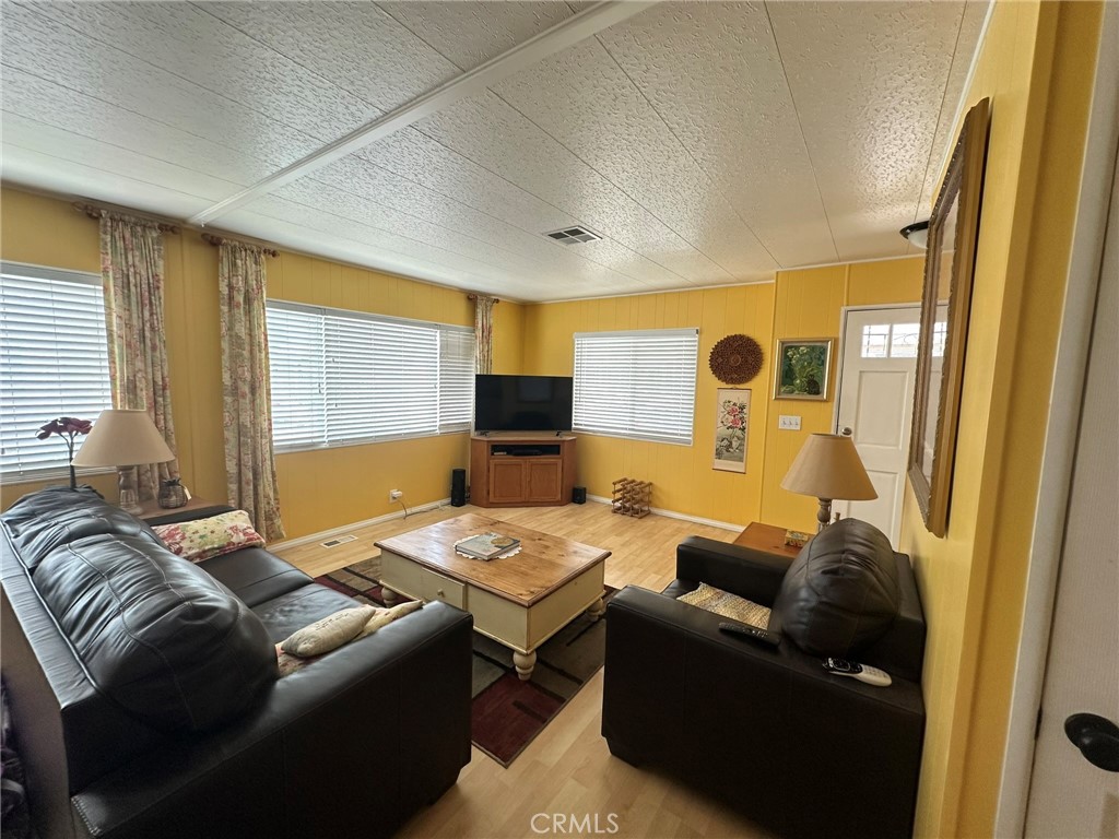 24921 Muirlands 26 Property Photo 7