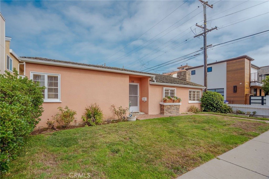 114 5th Property Photo 3