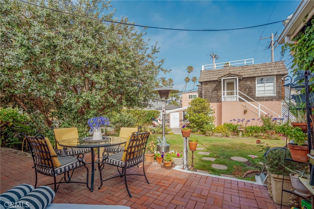 114 5th Property Photo 4