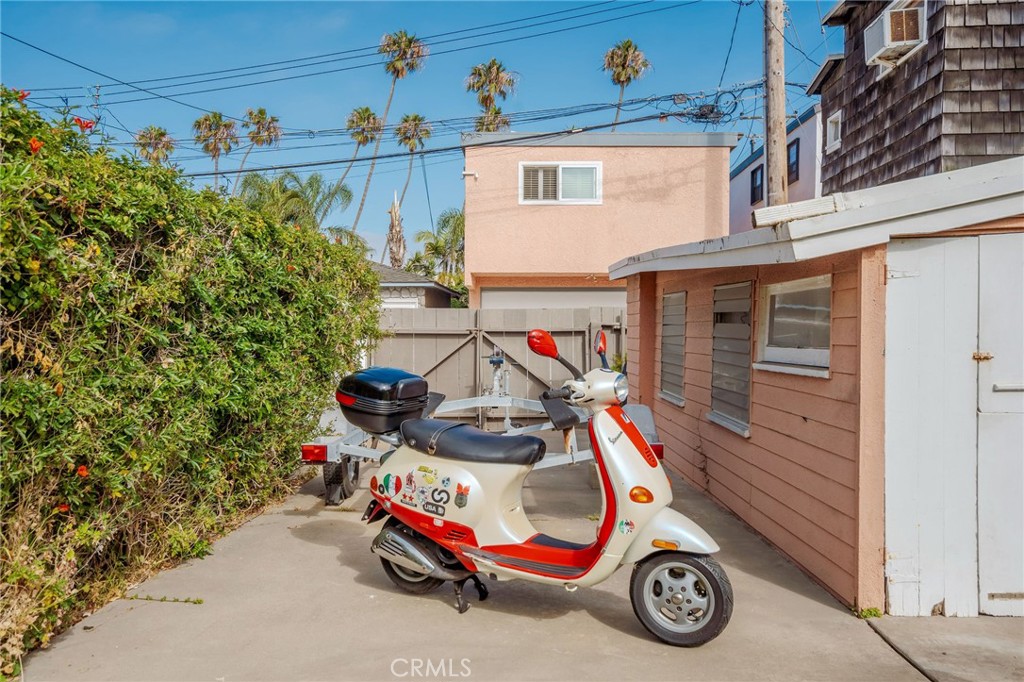 114 5th Property Photo 10