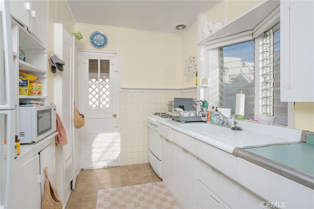114 5th Property Photo 33