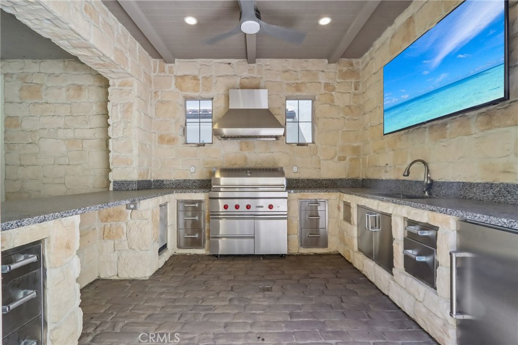 12 Maverick Property Photo 44