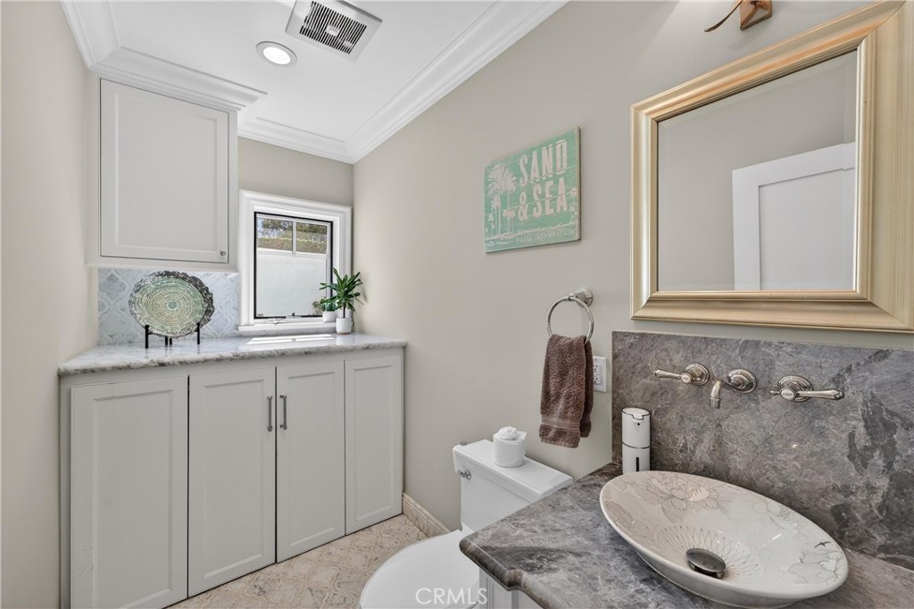 405 Blumont Street Property Photo 26