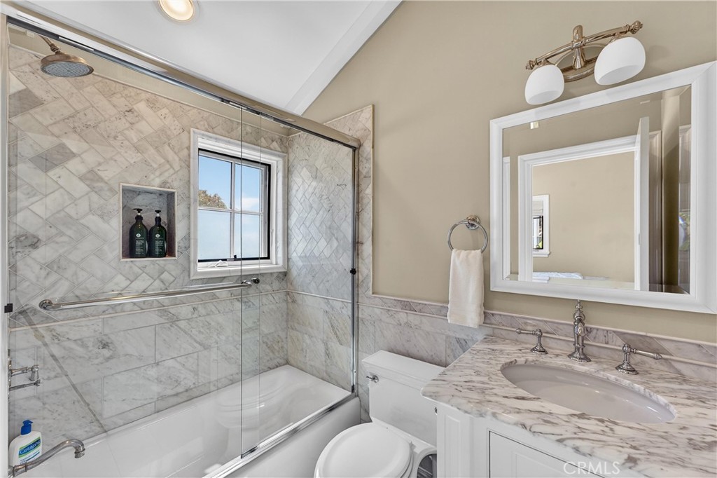 405 Blumont Street Property Photo 32