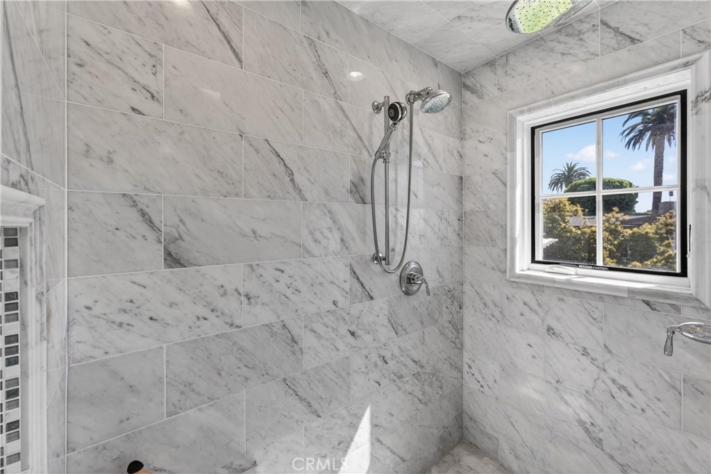 405 Blumont Street Property Photo 34