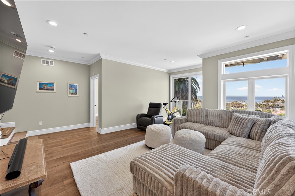 405 Blumont Street Property Photo 37