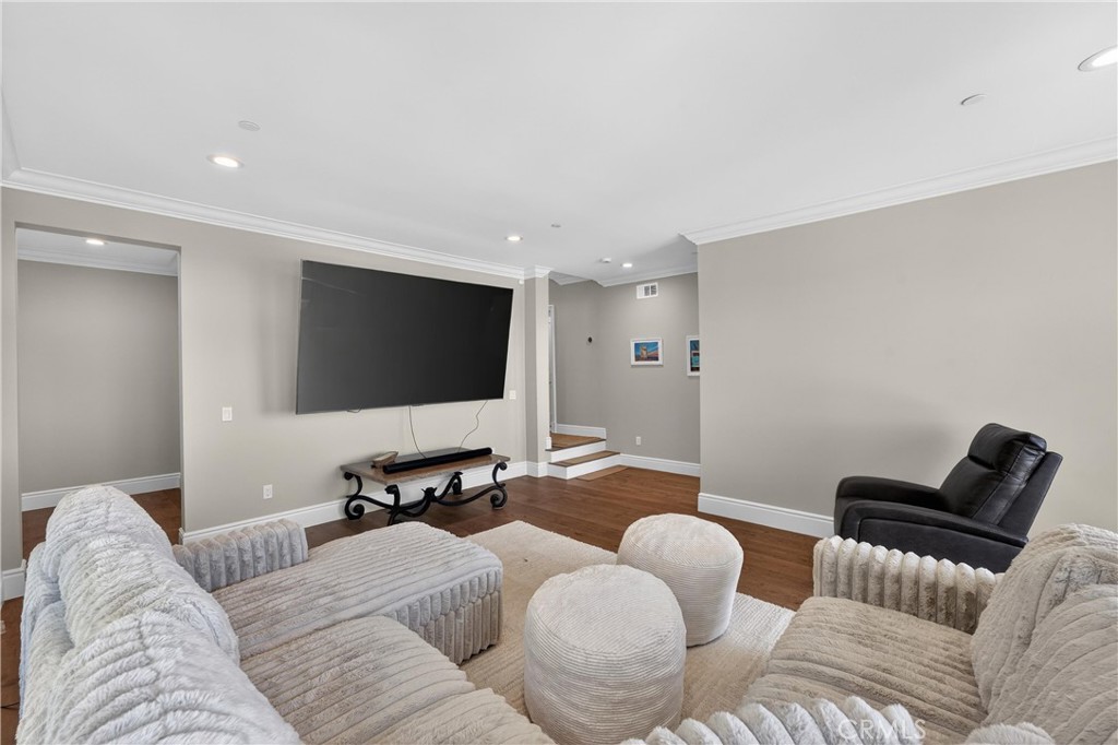 405 Blumont Street Property Photo 38
