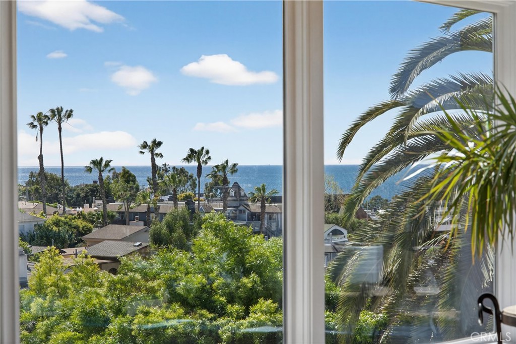 405 Blumont Street Property Photo 39