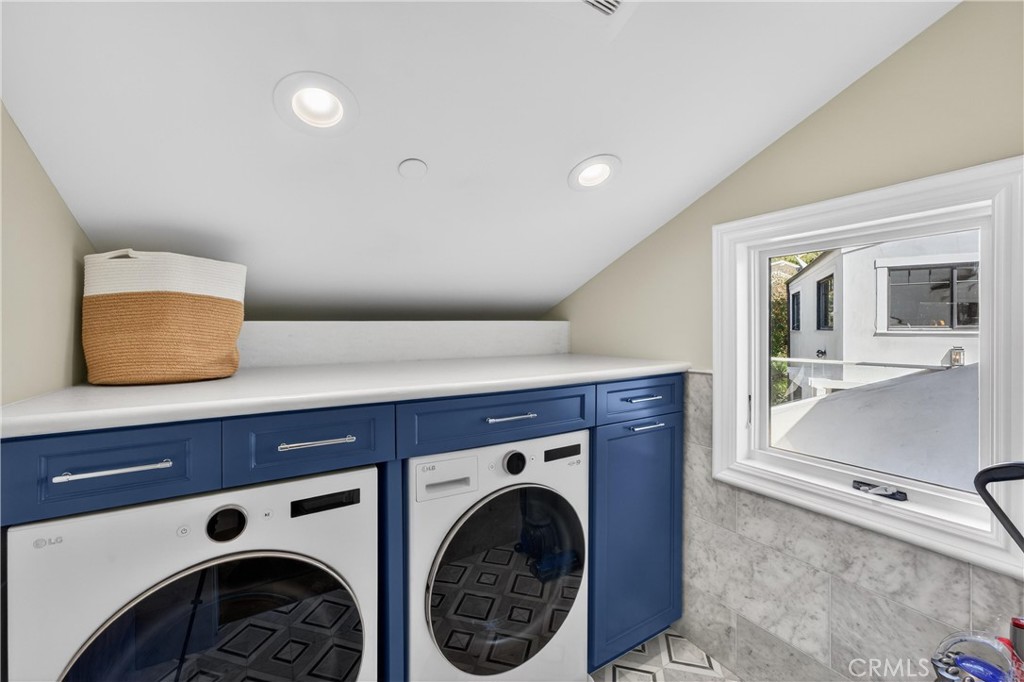 405 Blumont Street Property Photo 66