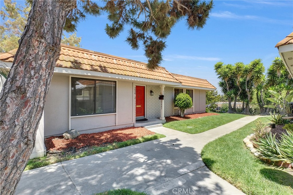 23442 Via San Pablo Property Photo 1