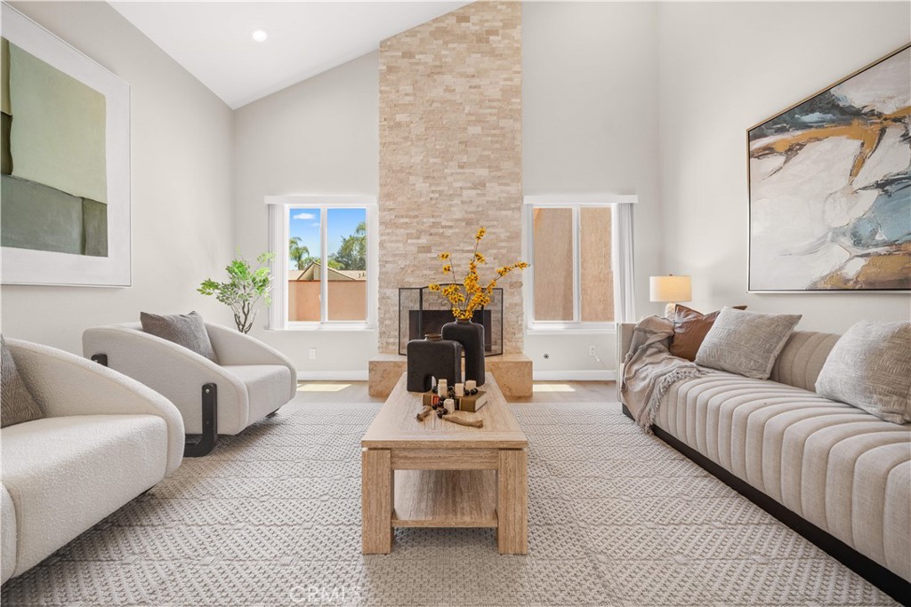 23992 Via La Coruna Property Photo 5