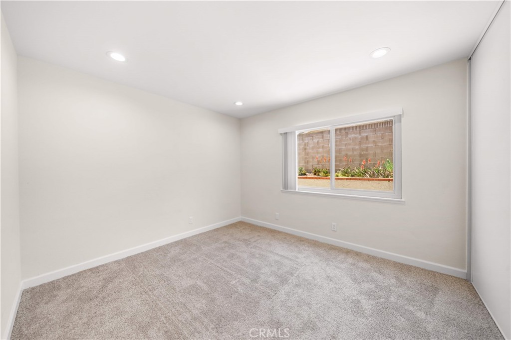 23992 Via La Coruna Property Photo 30
