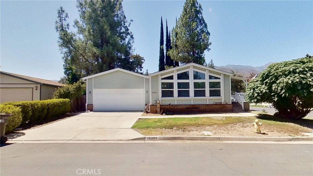10301 Wagonroad W Property Photo 1