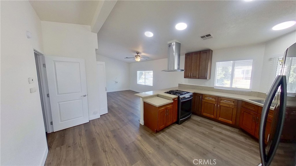 10301 Wagonroad W Property Photo 4