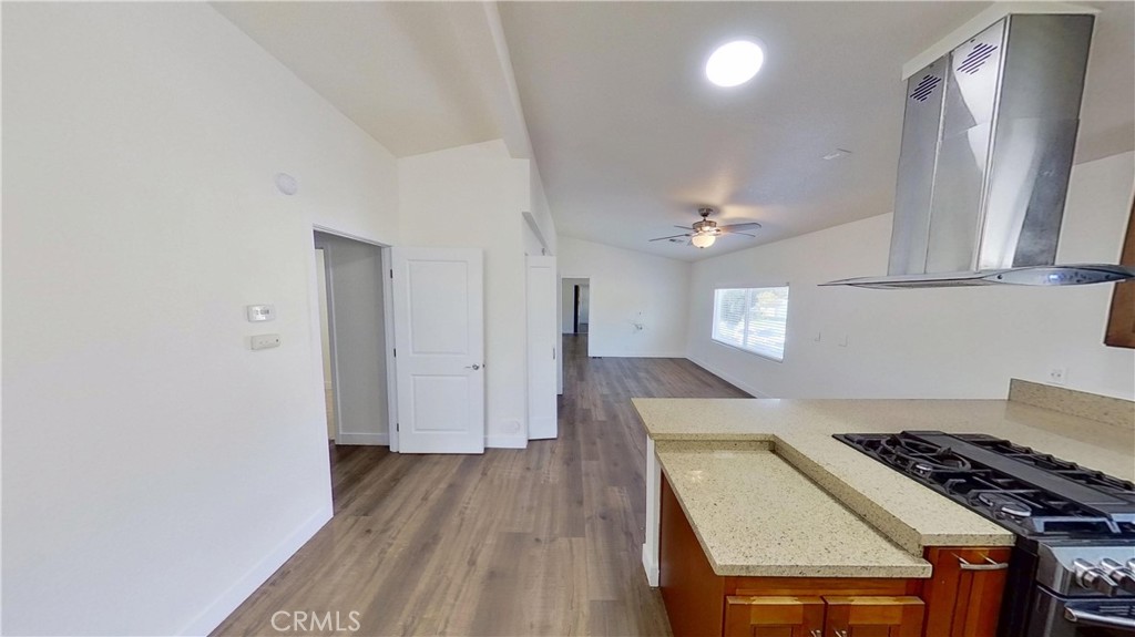10301 Wagonroad W Property Photo 6