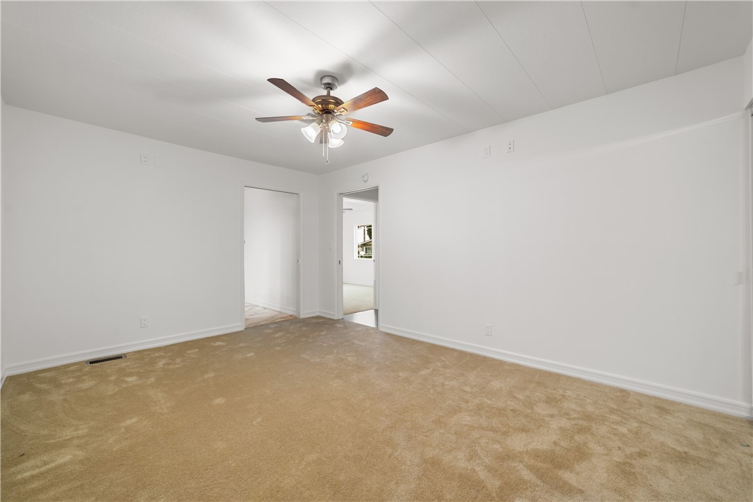 215 Lakepark Property Photo 8