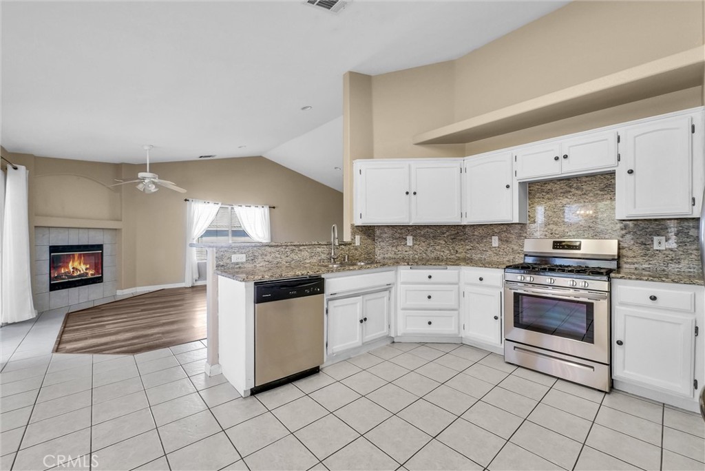 18822 Westlawn Street Property Photo 16