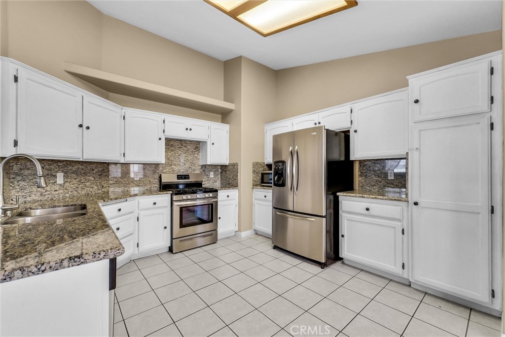 18822 Westlawn Street Property Photo 20