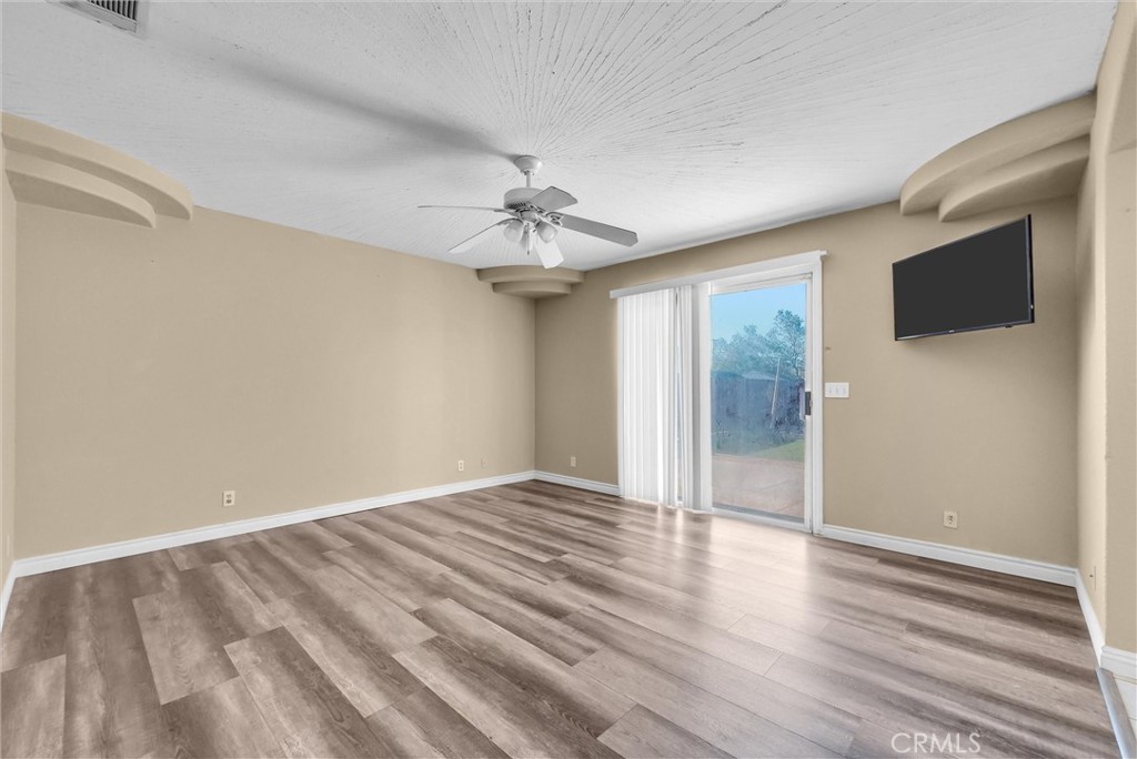 18822 Westlawn Street Property Photo 22