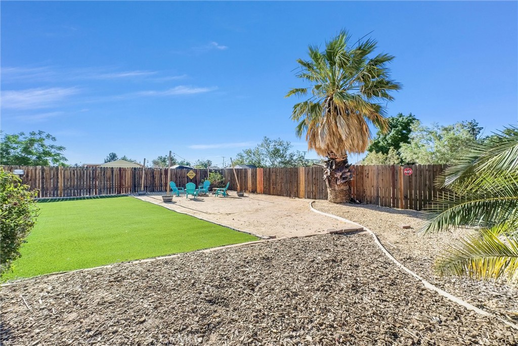 18822 Westlawn Street Property Photo 36