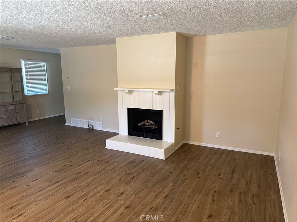 325 N Vermont Property Photo 3