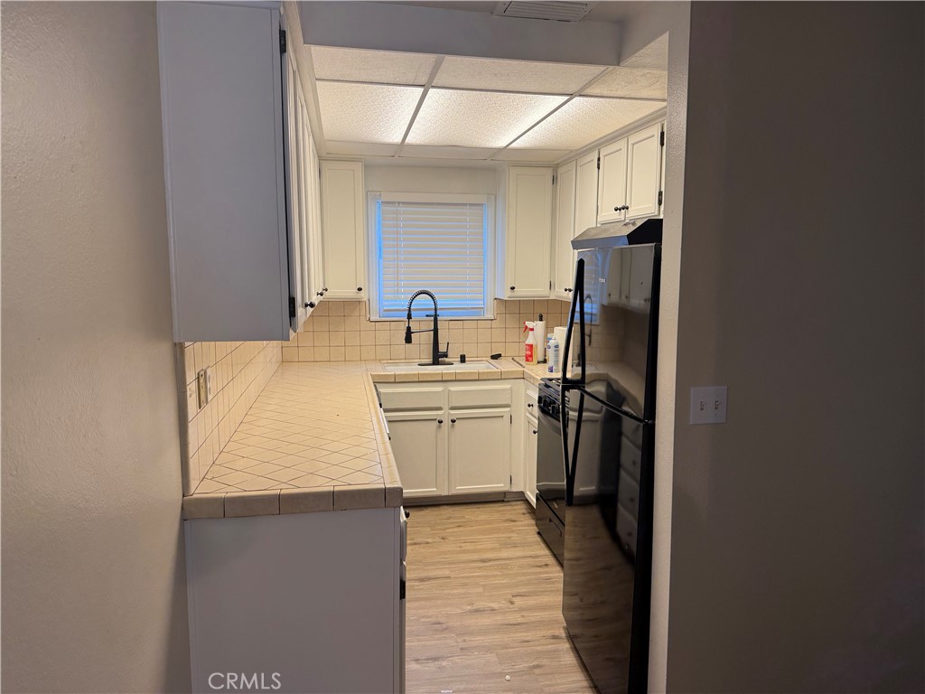 325 N Vermont Property Photo 5