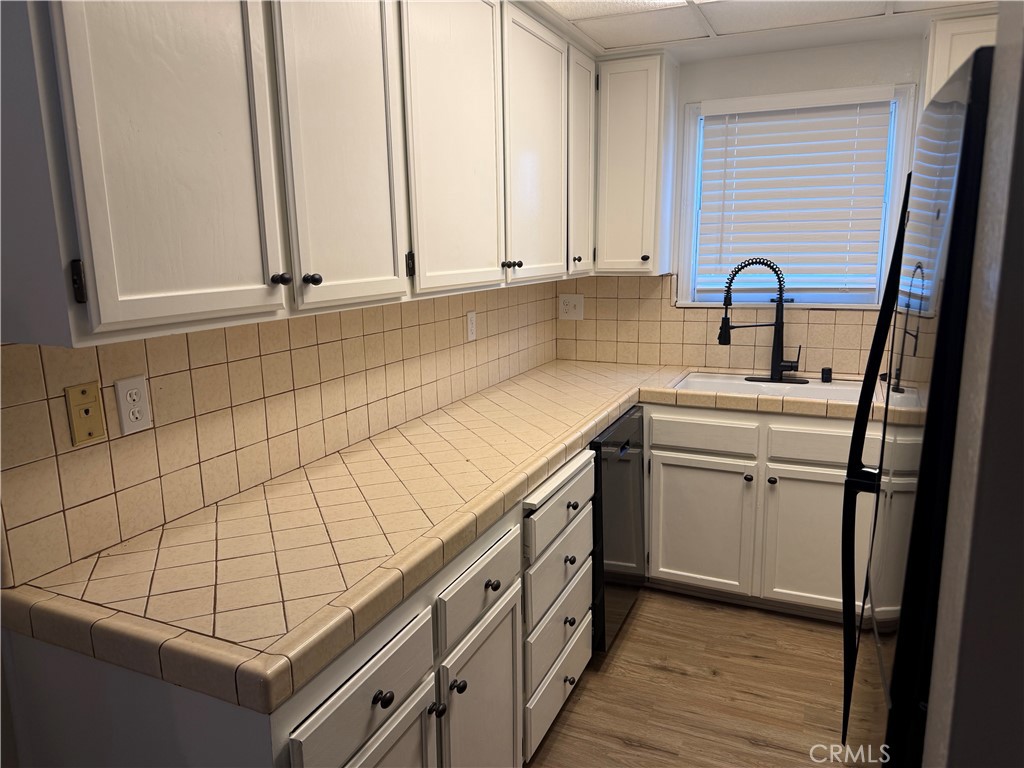 325 N Vermont Property Photo 6