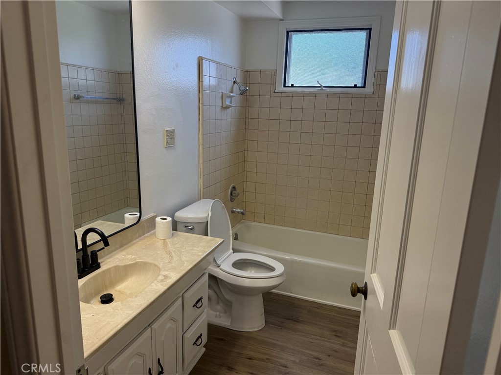 325 N Vermont Property Photo 7