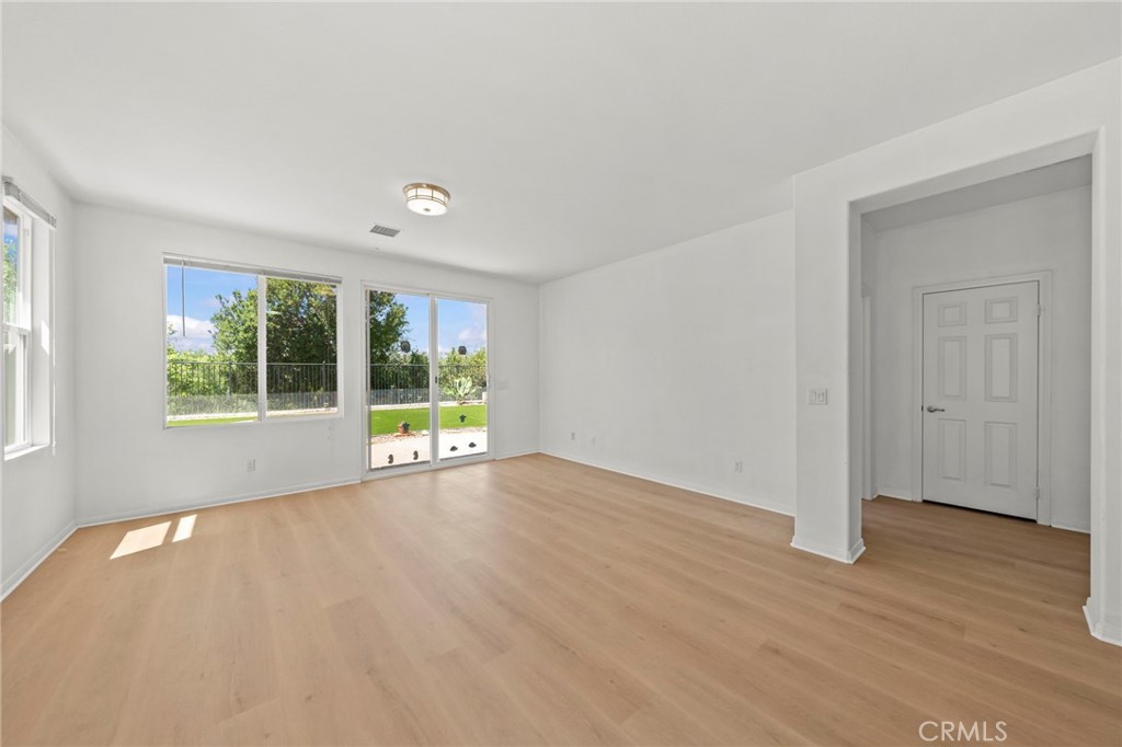 1486 Signal Peak Property Photo 7