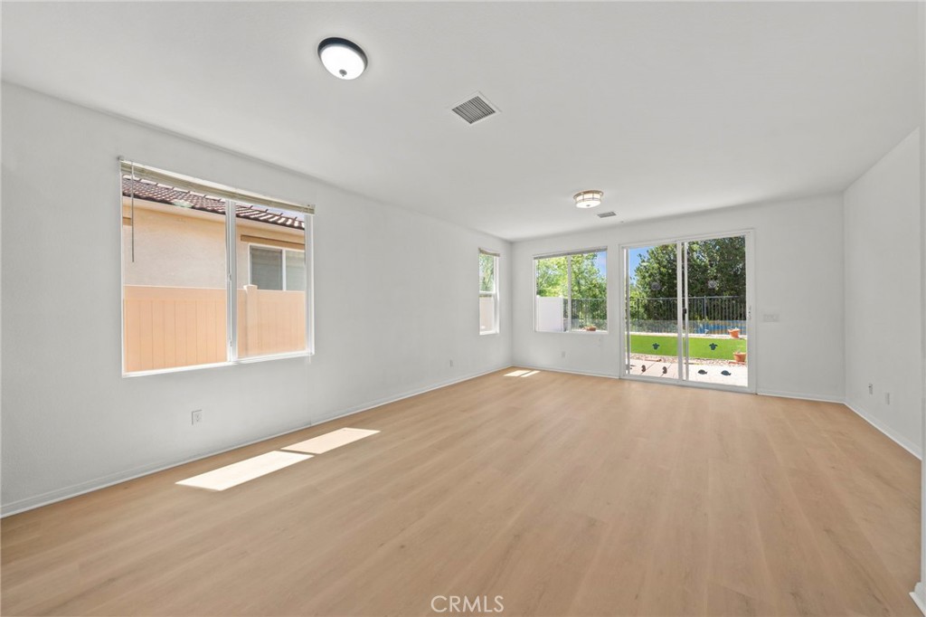 1486 Signal Peak Property Photo 8
