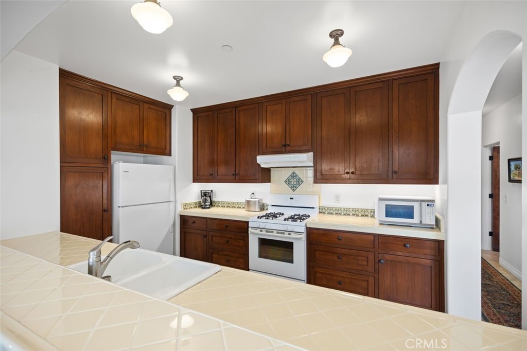 240 Avenida Rosa B Property Photo 16
