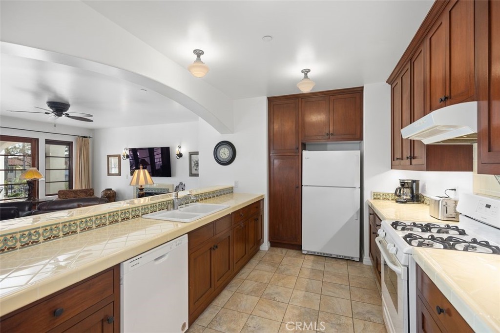 240 Avenida Rosa B Property Photo 17