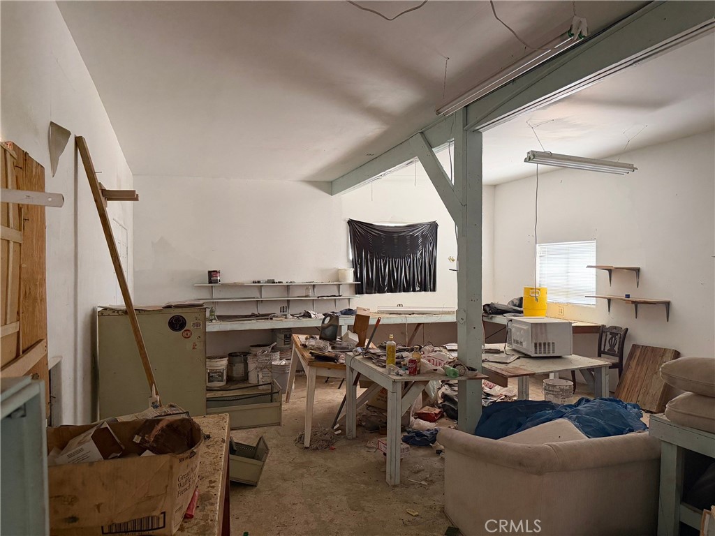 6316 Isleta Road Property Photo 7