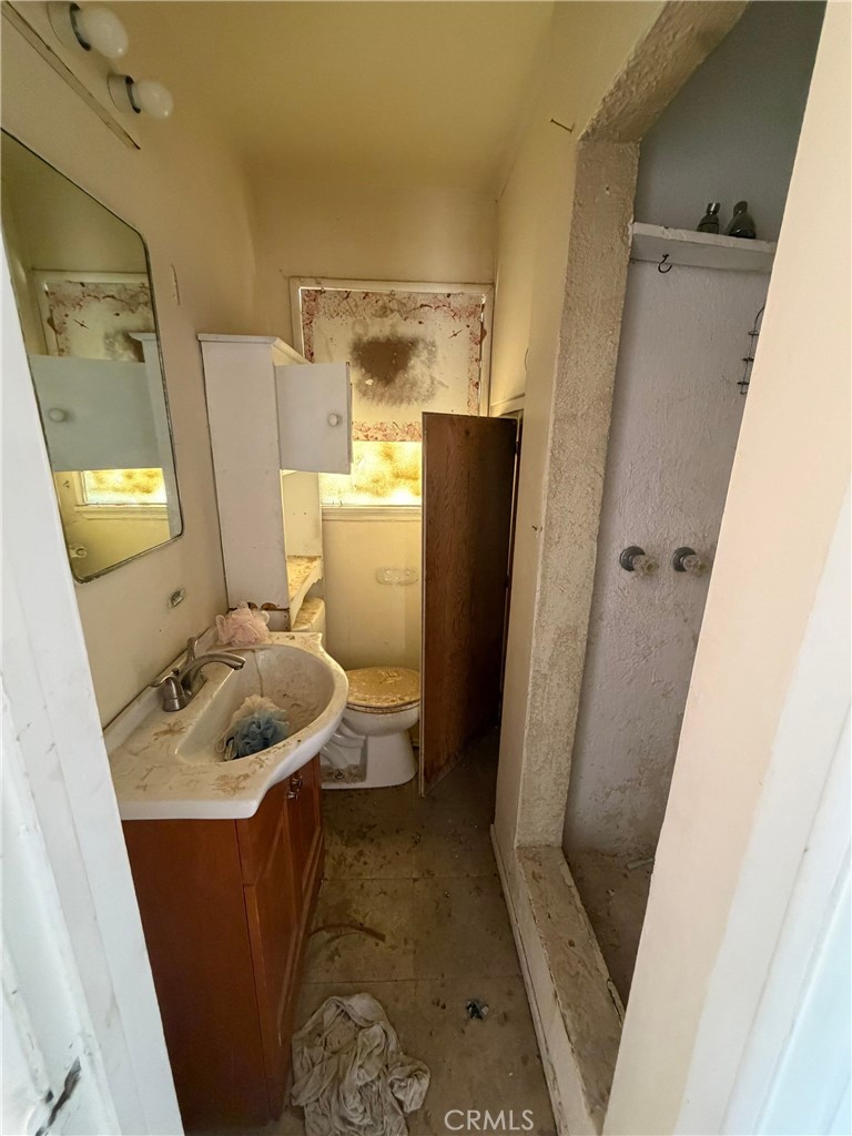 6316 Isleta Road Property Photo 9