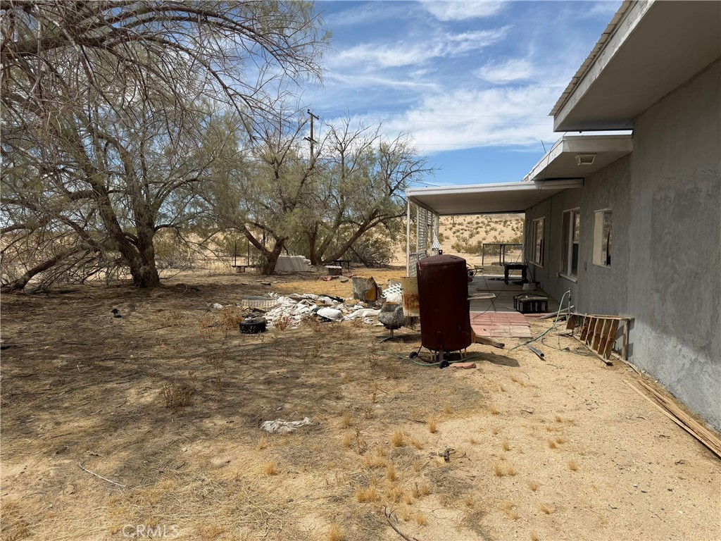 6316 Isleta Road Property Photo 10