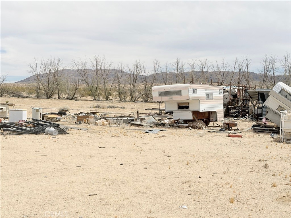 6316 Isleta Road Property Photo 12