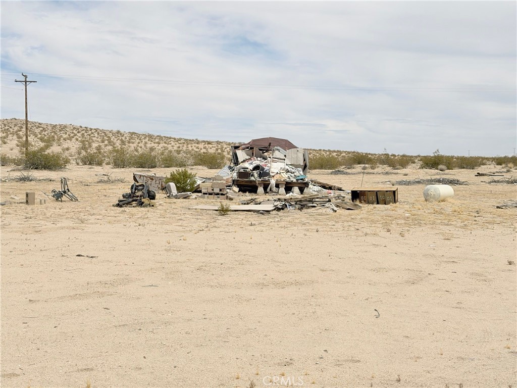 6316 Isleta Road Property Photo 13