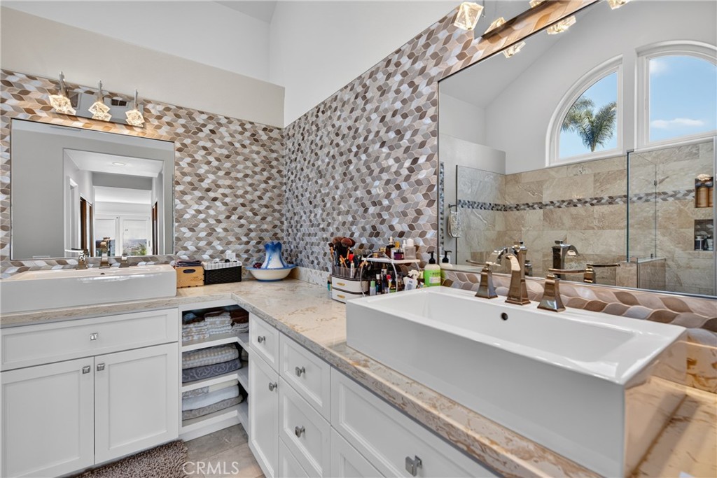 4025 E Regency Property Photo 44