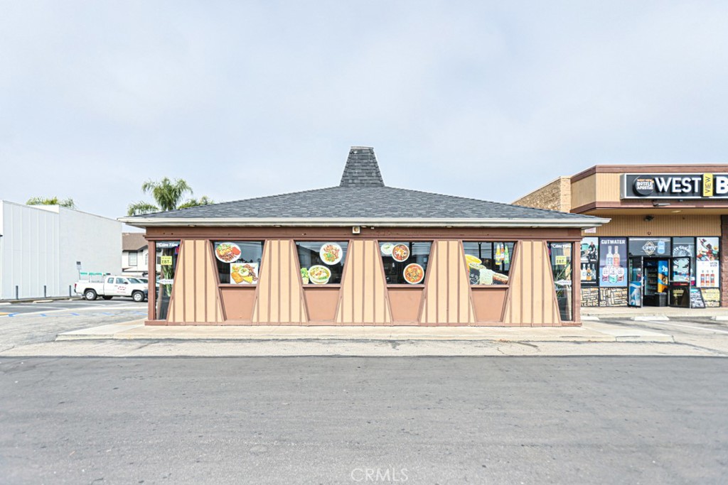 14071 Goldenwest Property Photo 3