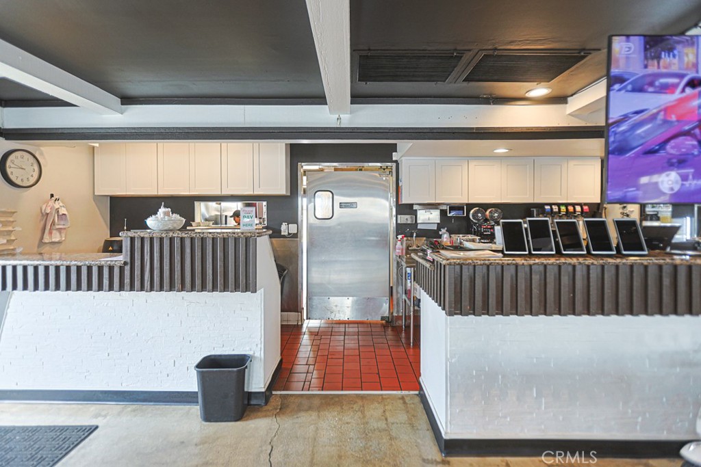 14071 Goldenwest Property Photo 13