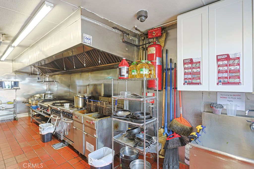 14071 Goldenwest Property Photo 16