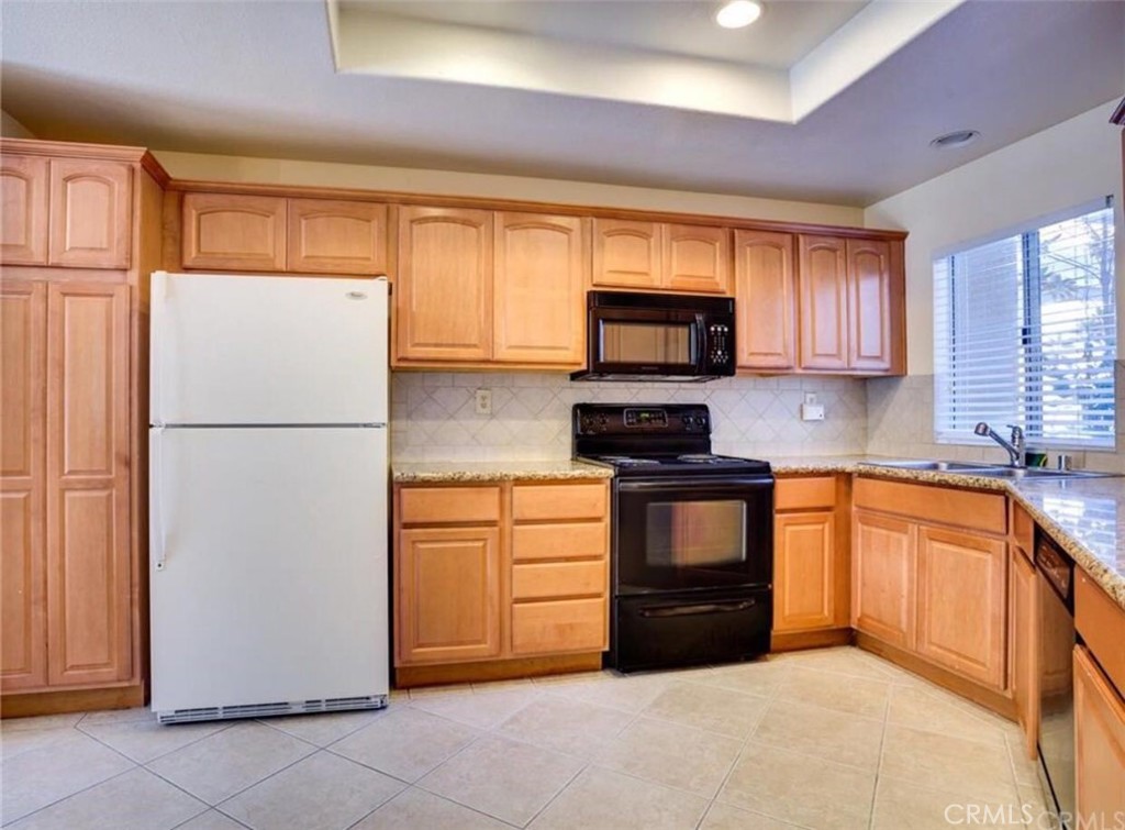 36 Lehigh Aisle Property Photo 2