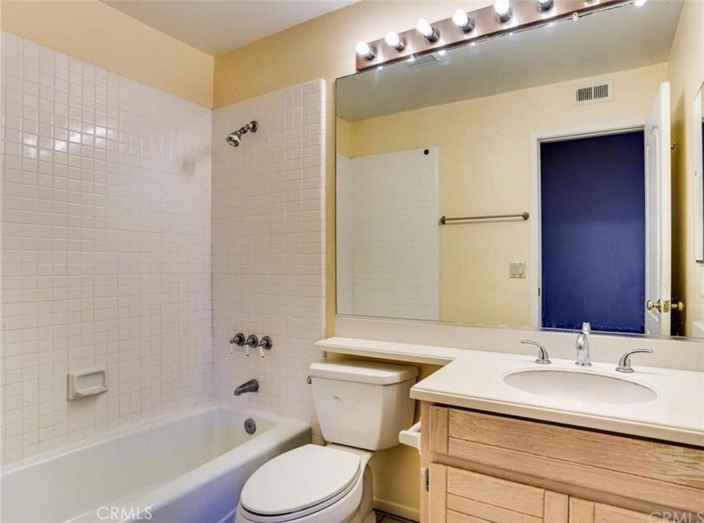 36 Lehigh Aisle Property Photo 9